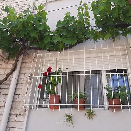 Sofia'S Modern Apartment Gjirokaster Exterior photo